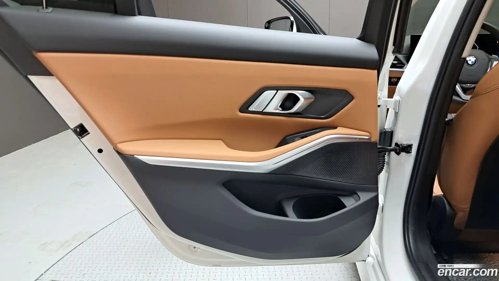 3-Series BMW 2023.9-INNER-035