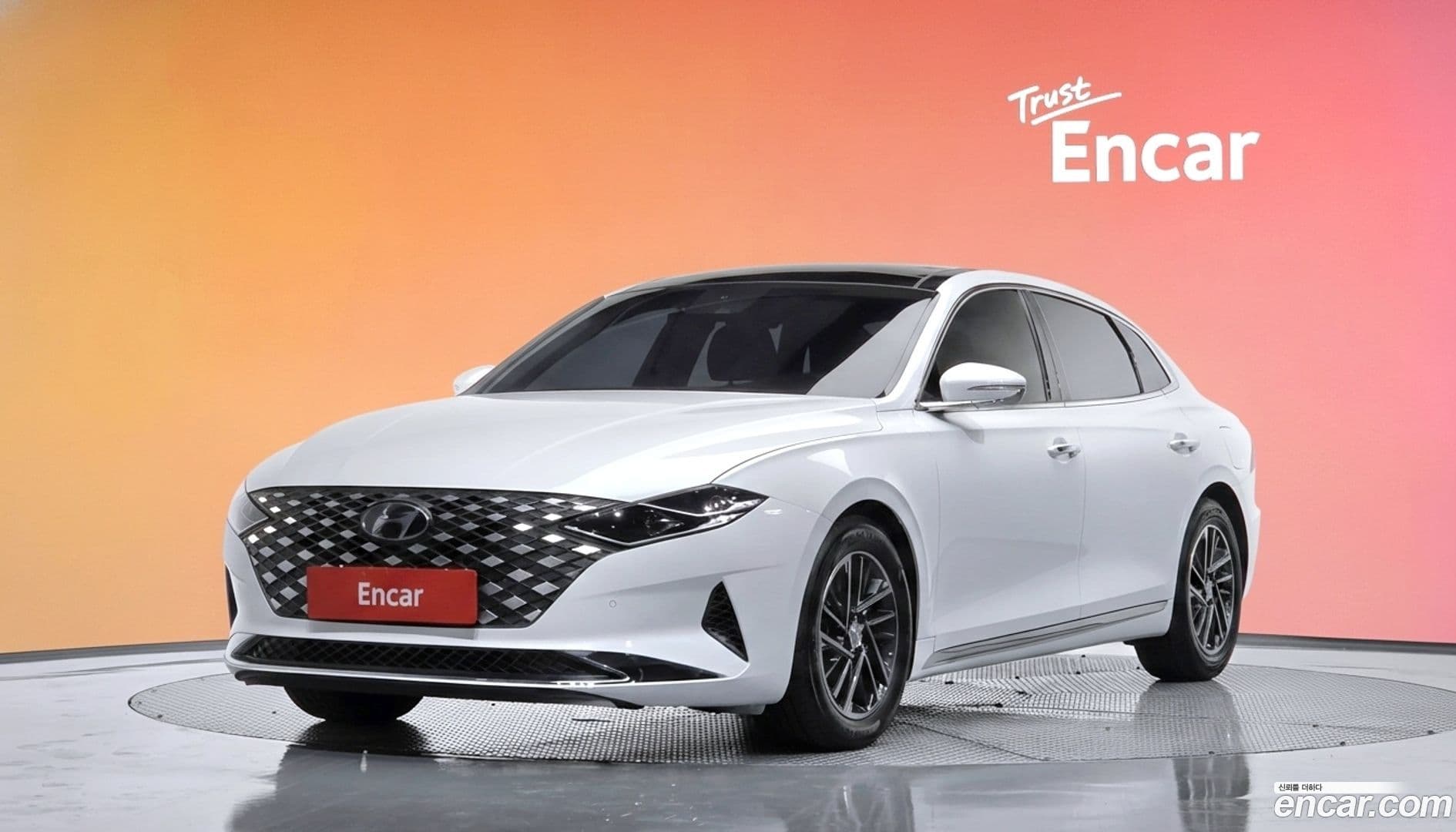 Main__Slider__Photo:Grandeur Hyundai 2020.6-0