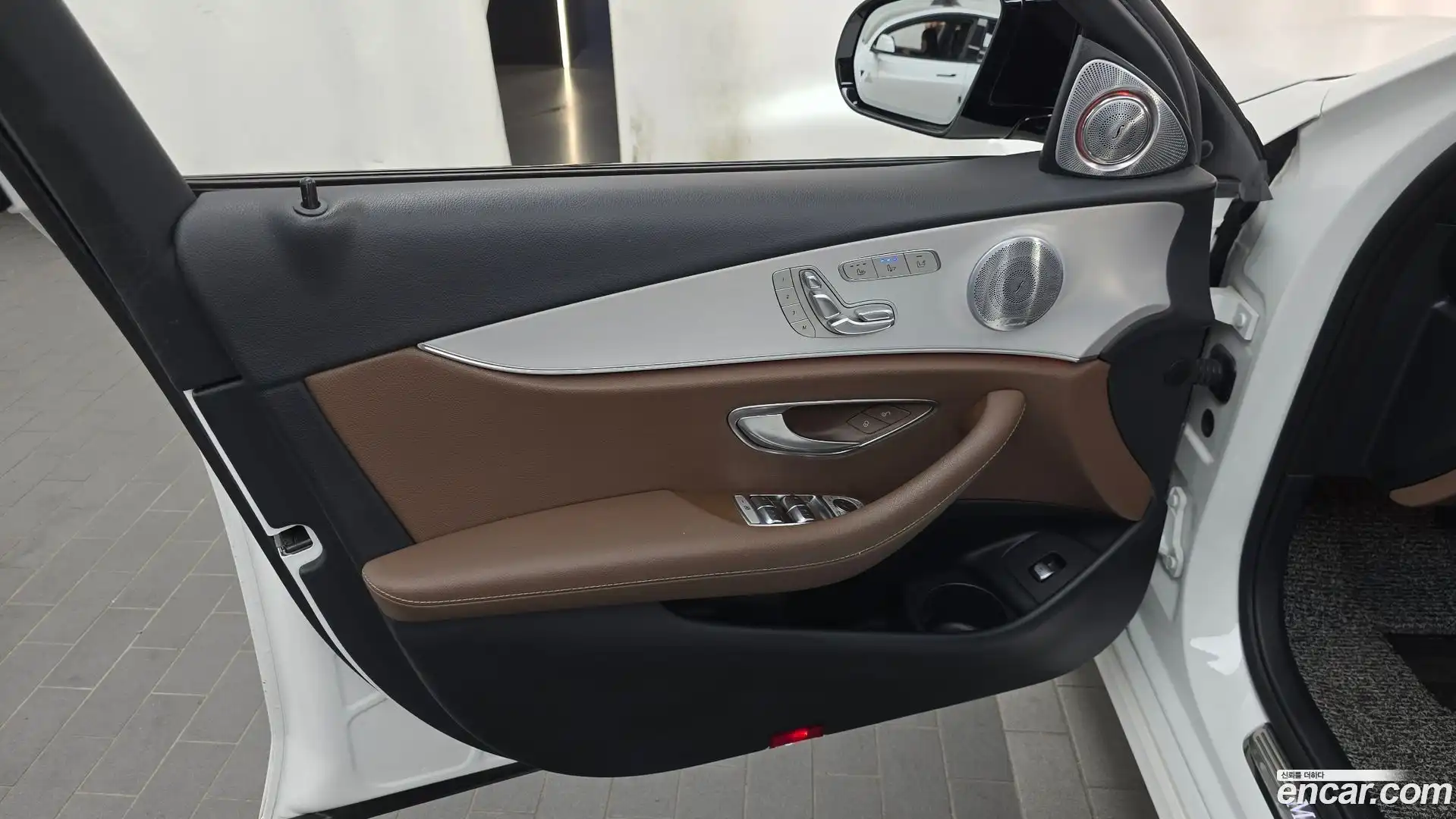 E-Class Mercedes-Benz 2020.11-INNER-034