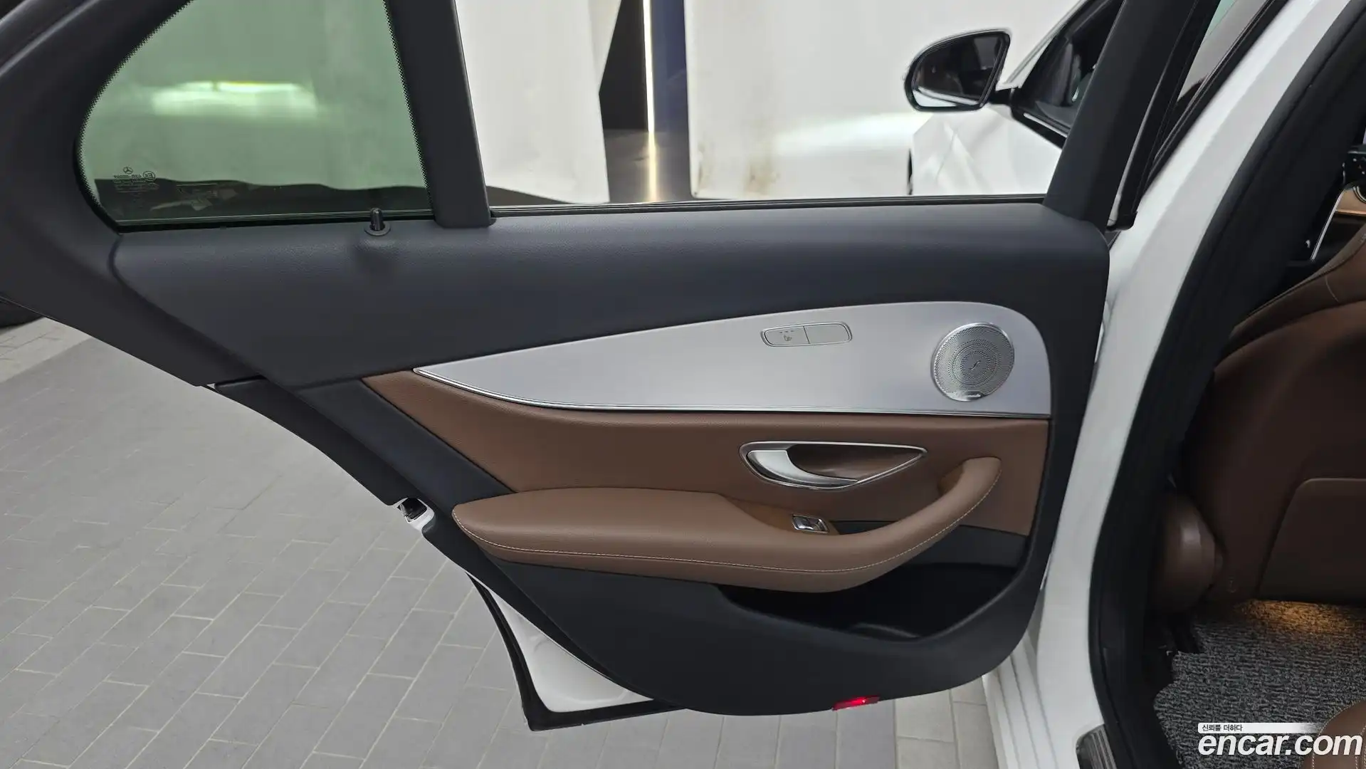 E-Class Mercedes-Benz 2020.11-INNER-035