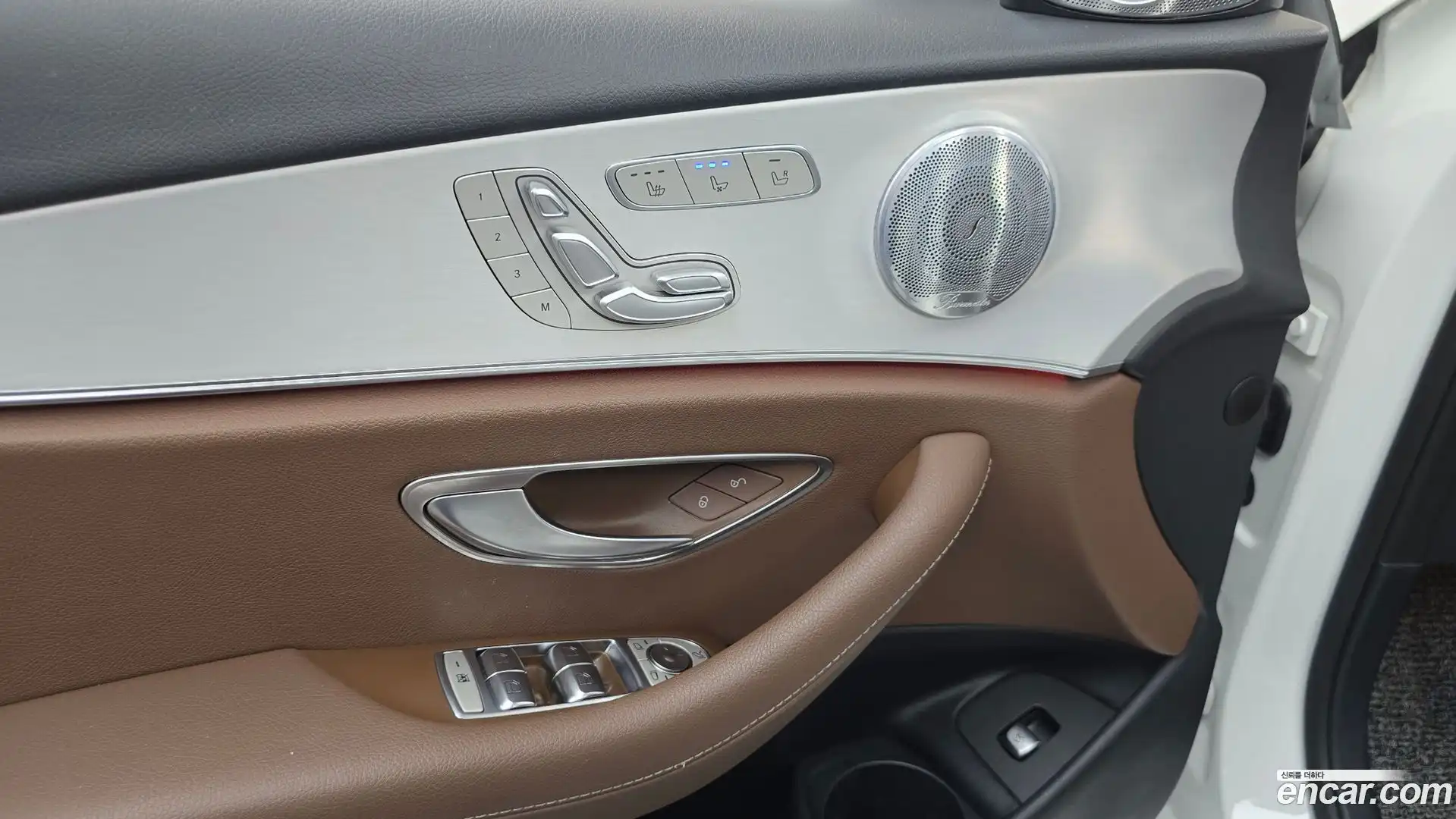 E-Class Mercedes-Benz 2020.11-OPTION-042