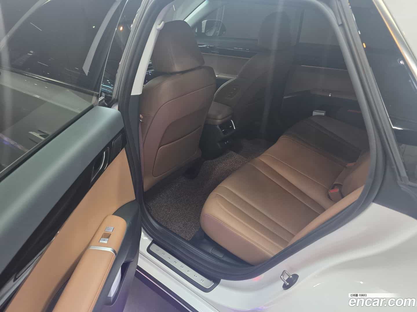 Grandeur Hyundai 2024.8-OPTION-019