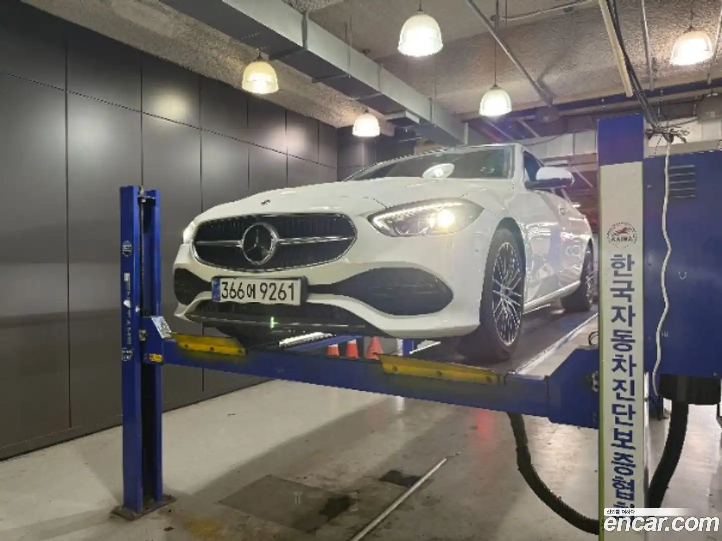 C-Class Mercedes-Benz 2023.11-OUTER-001