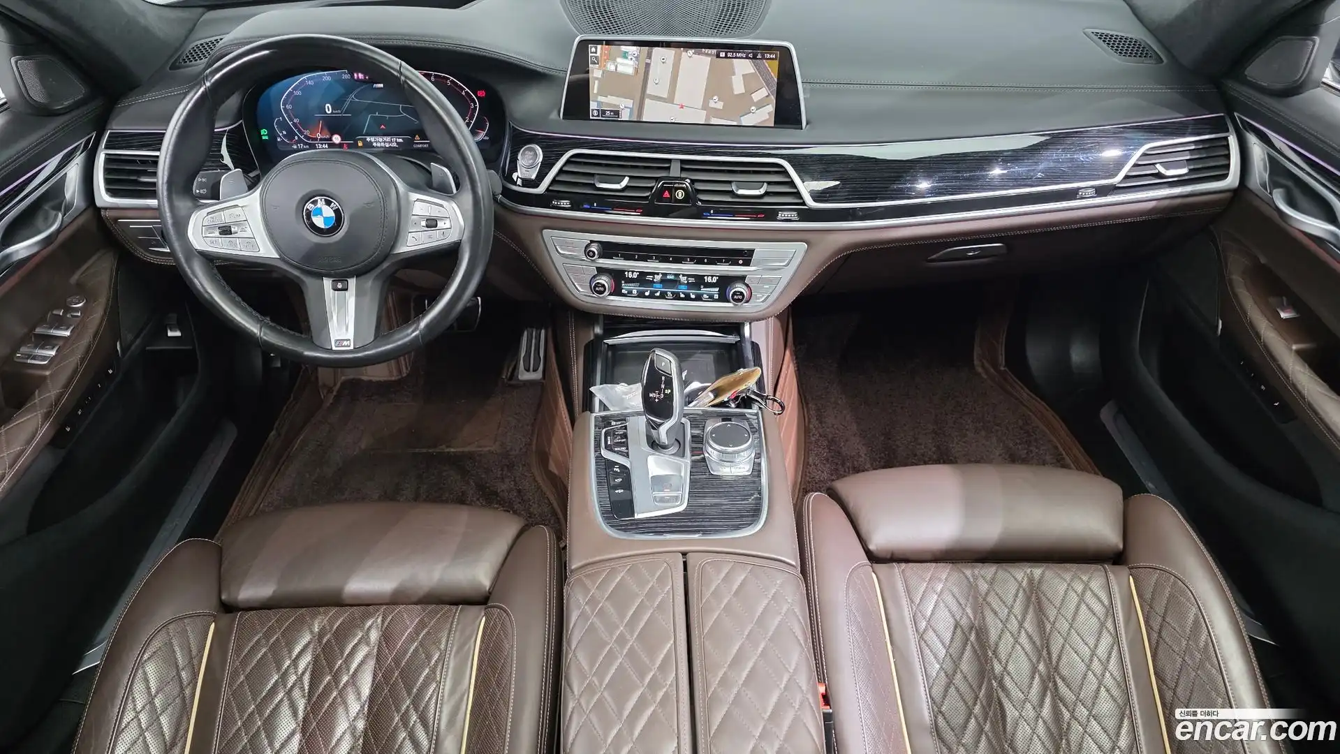 7-Series BMW 2021.11-INNER-007