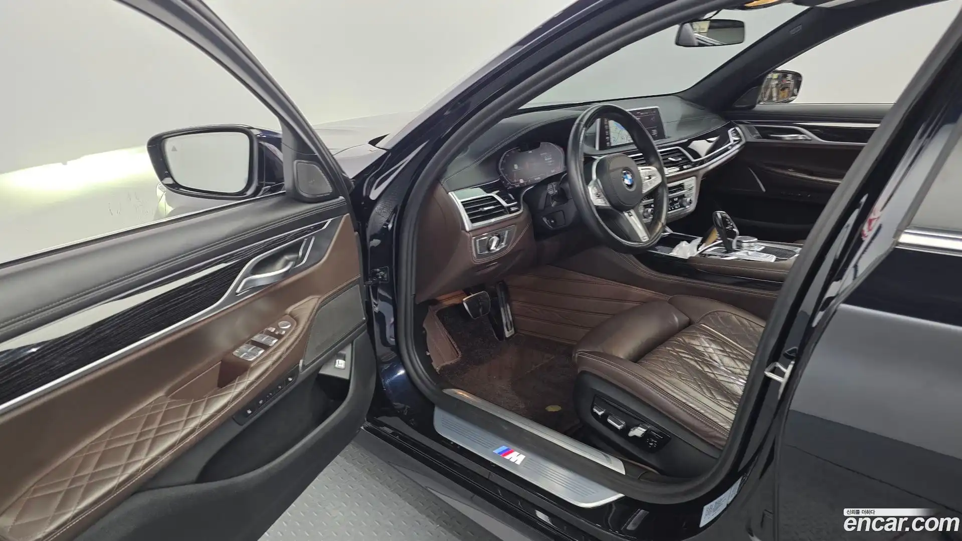 7-Series BMW 2021.11-INNER-010