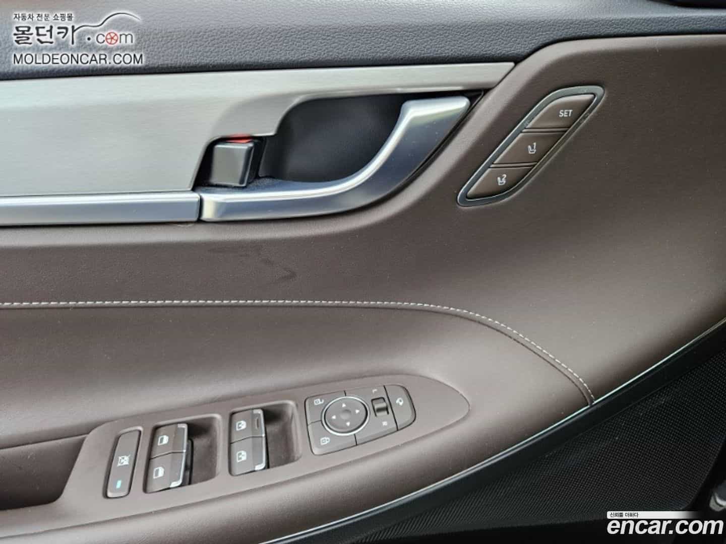 Grandeur Hyundai 2018.4-OPTION-015