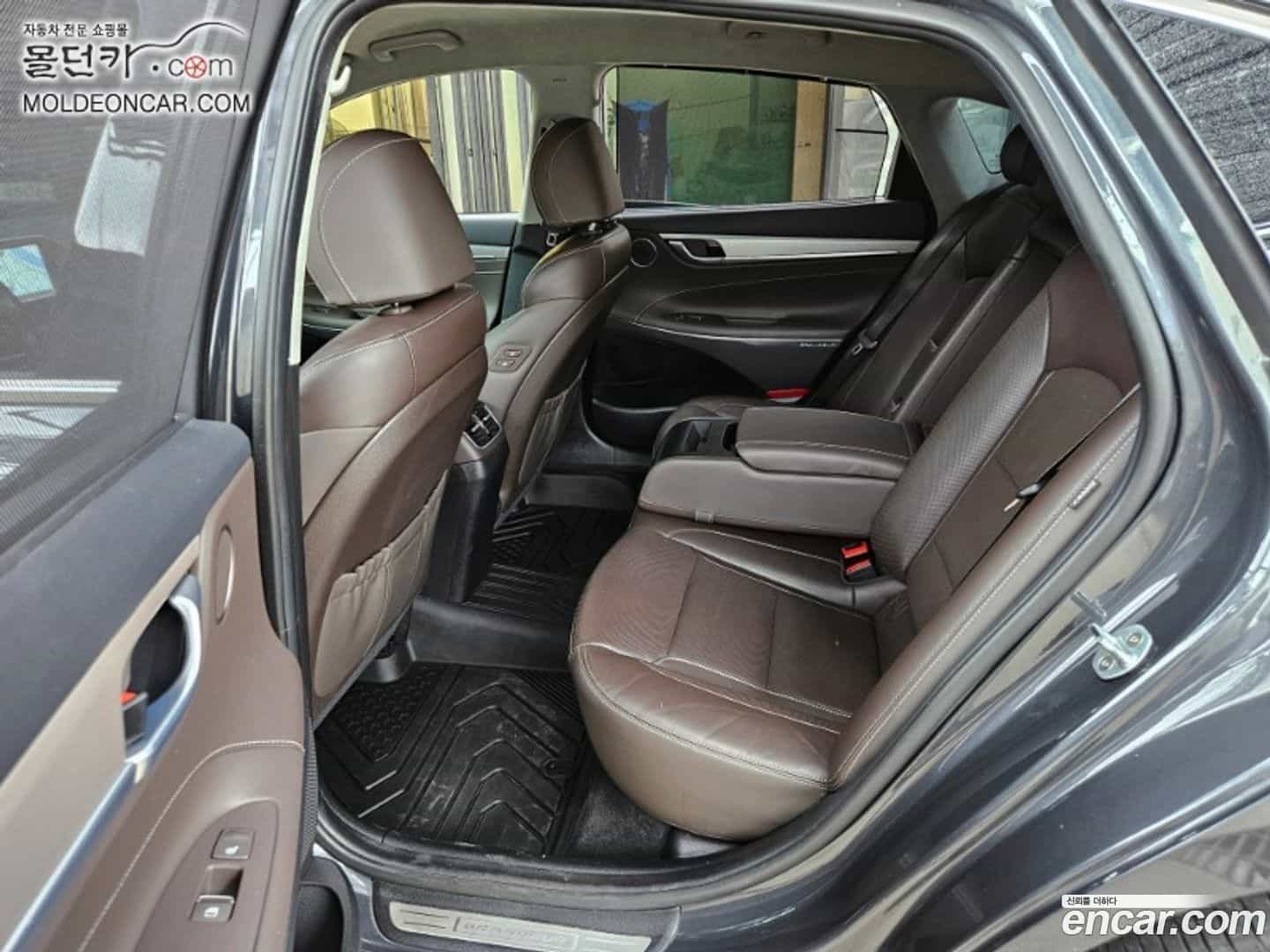 Grandeur Hyundai 2018.4-OPTION-020