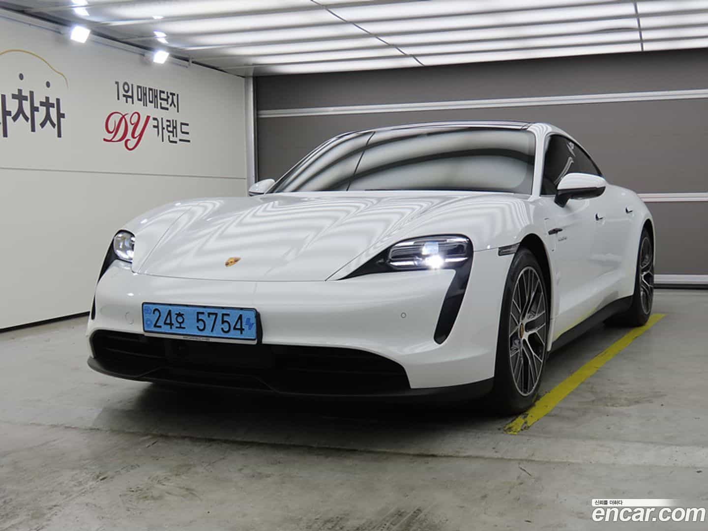 Taycan Porsche 2023.5-OUTER-001