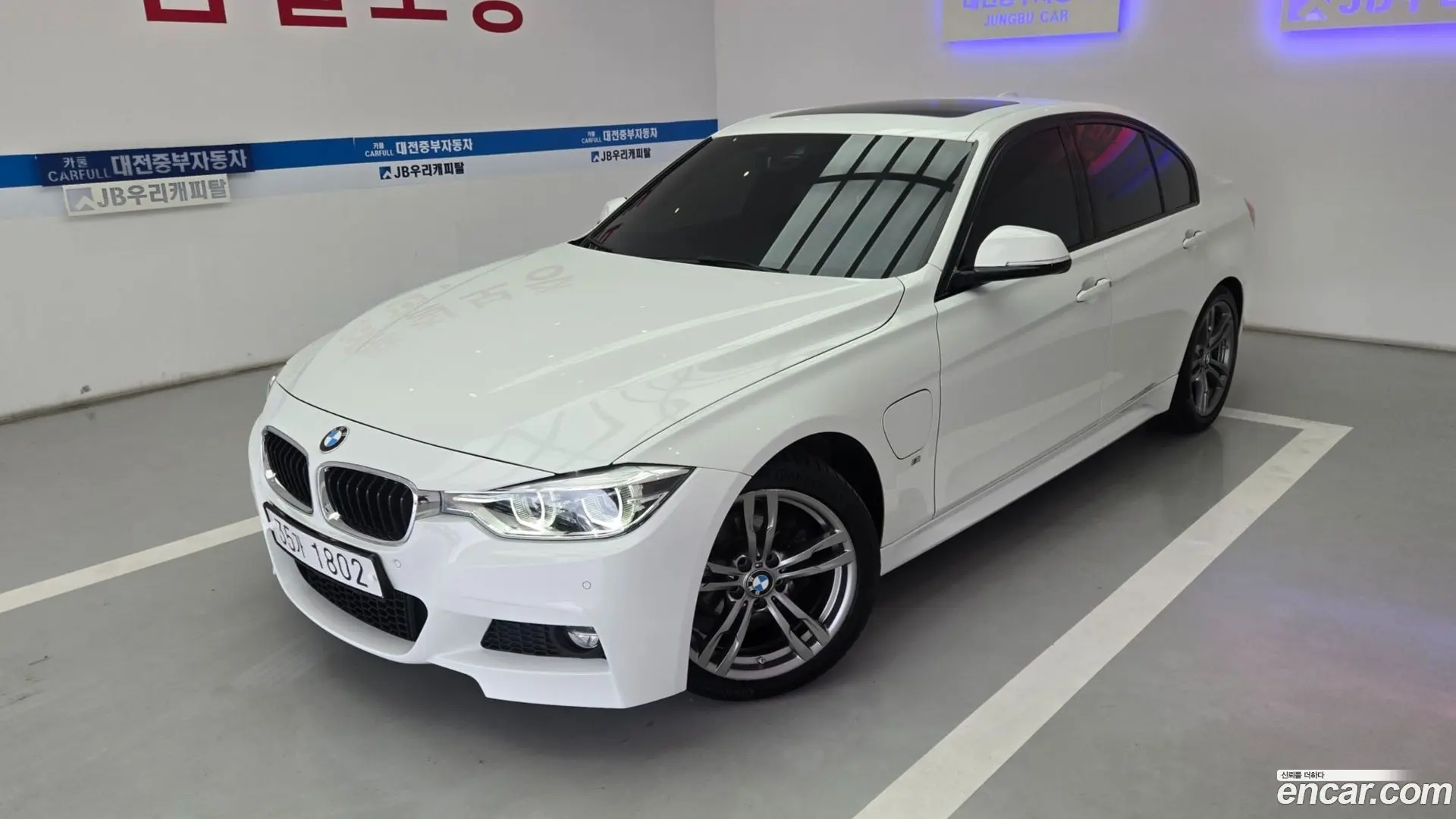 Main__Slider__Photo:3-Series BMW 2018.11-0