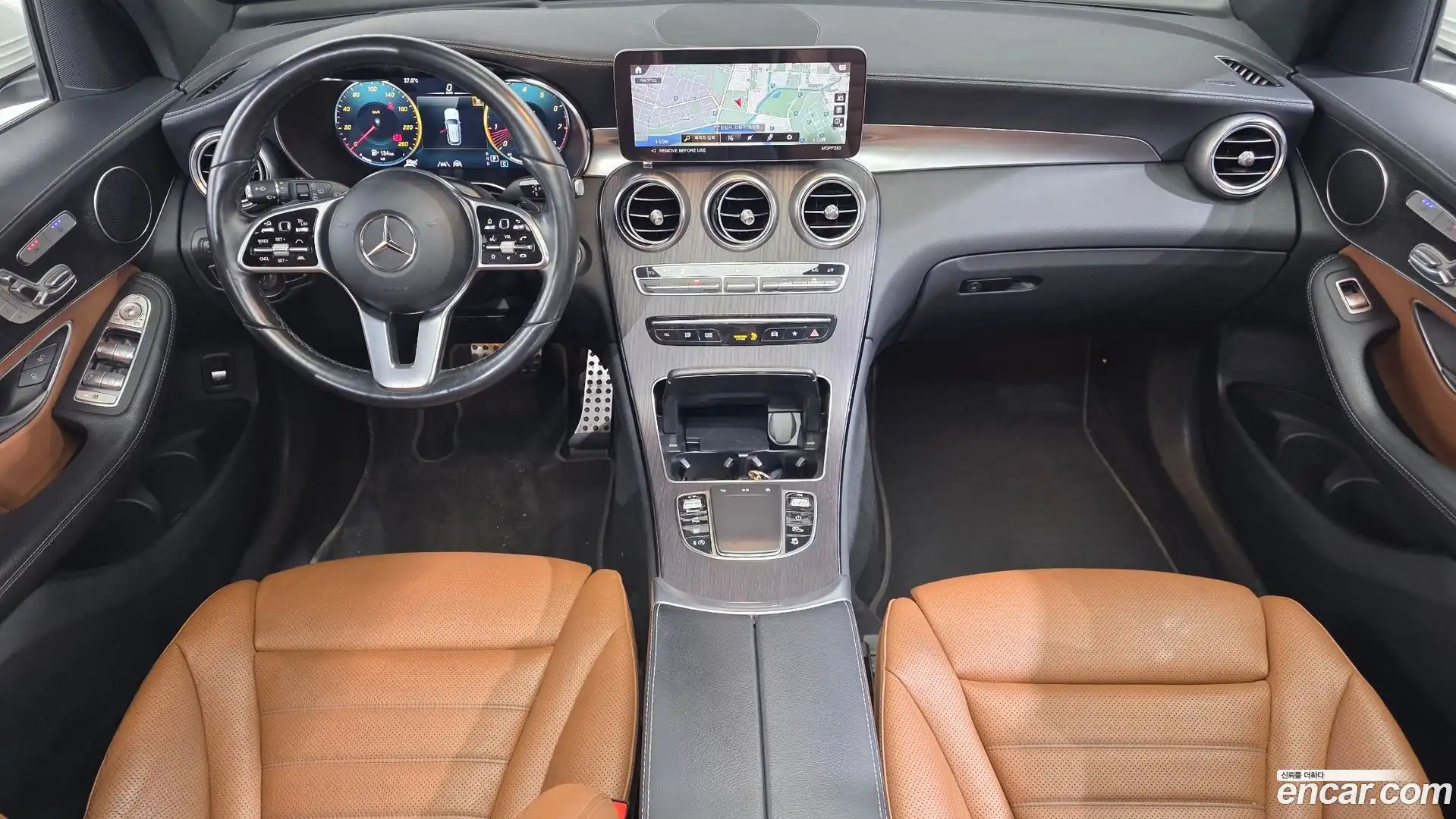 GLC-Class Mercedes-Benz 2022.6-INNER-007