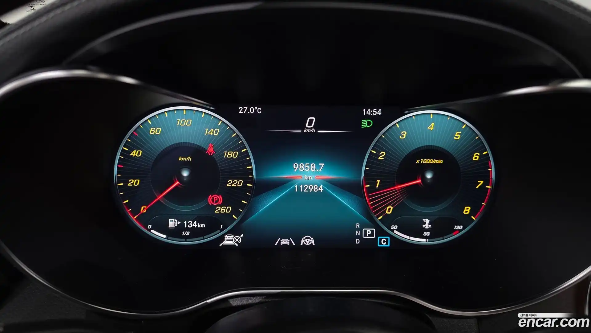 GLC-Class Mercedes-Benz 2022.6-INNER-008