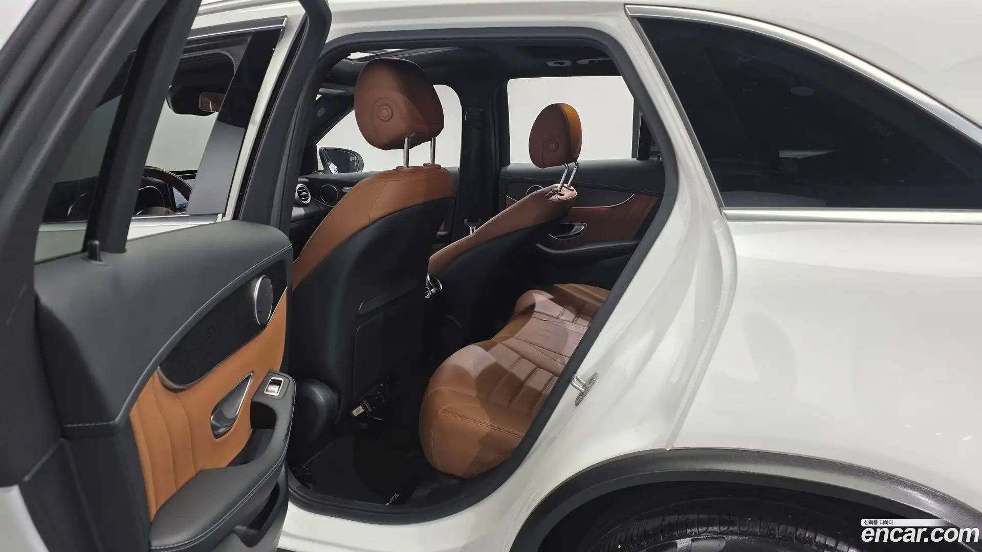 GLC-Class Mercedes-Benz 2022.6-OPTION-015