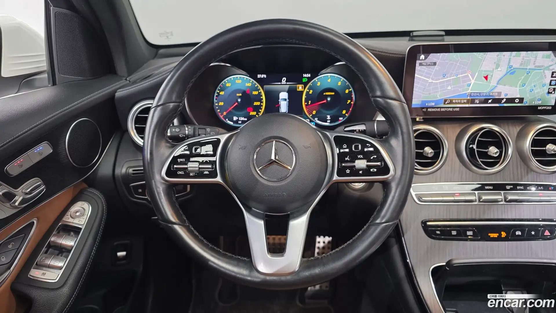 GLC-Class Mercedes-Benz 2022.6-OPTION-018