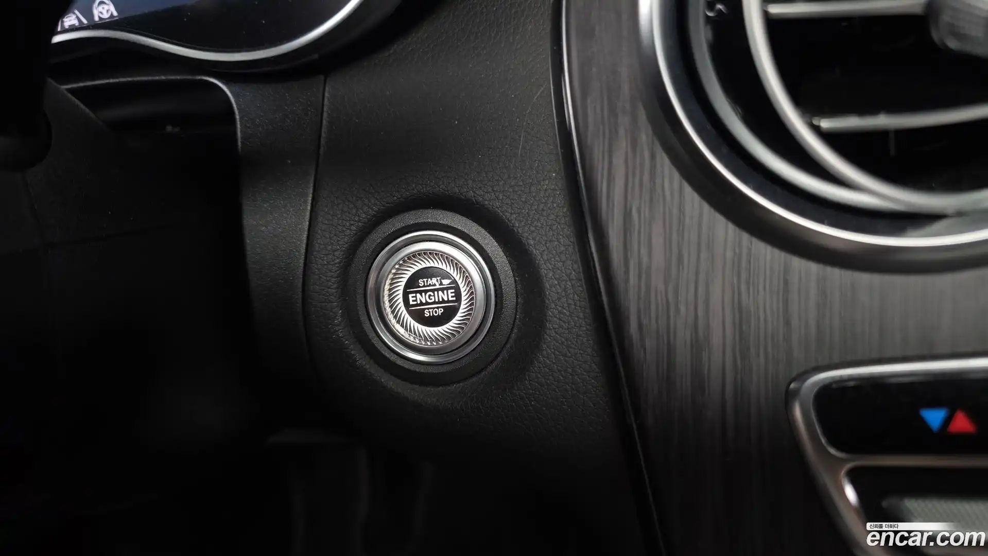 GLC-Class Mercedes-Benz 2022.6-OPTION-024