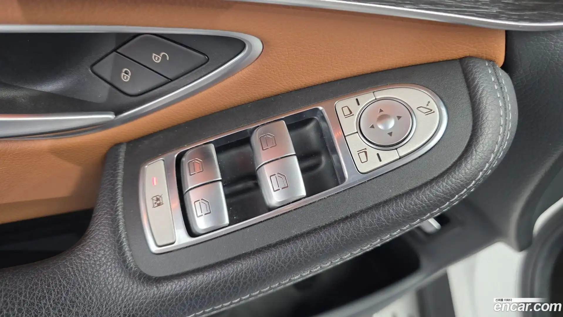 GLC-Class Mercedes-Benz 2022.6-OPTION-040