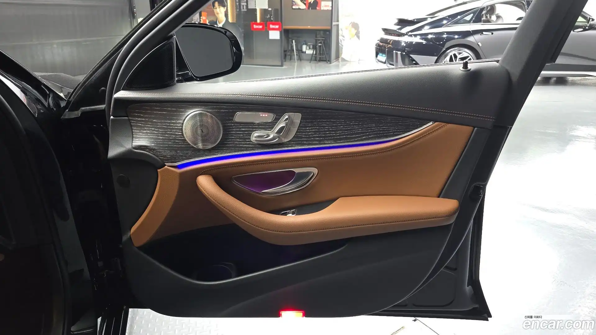 E-Class Mercedes-Benz 2021.5-INNER-035