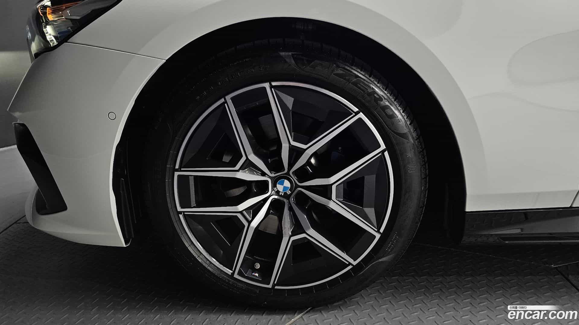 5-Series BMW 2025.4-OUTER-005