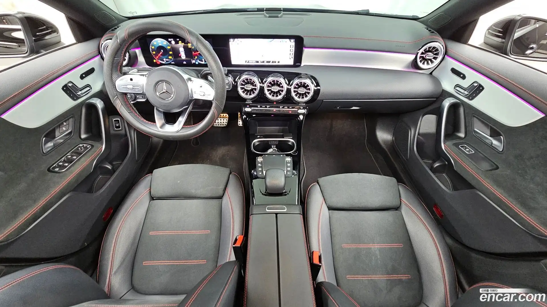 CLA-Class Mercedes-Benz 2023.4-INNER-007