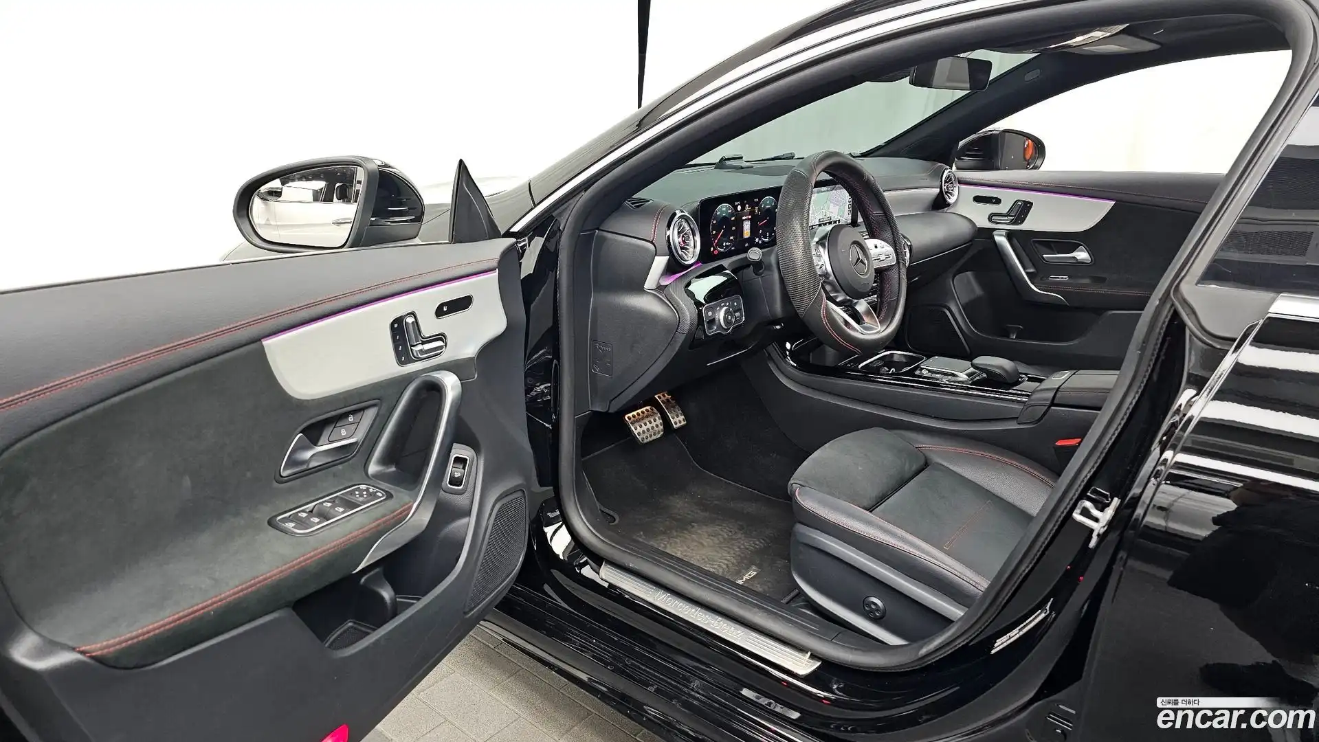 CLA-Class Mercedes-Benz 2023.4-INNER-010