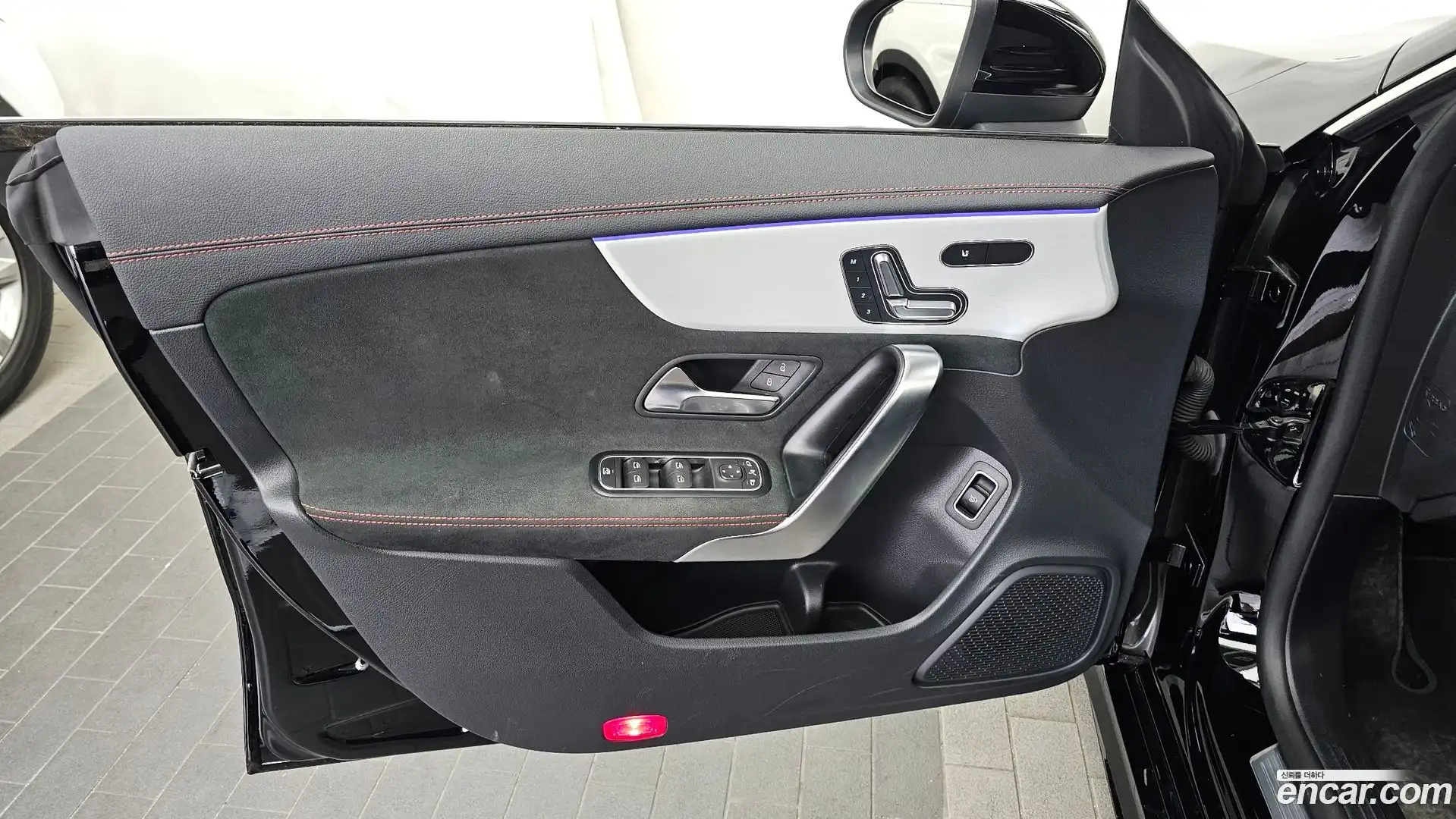 CLA-Class Mercedes-Benz 2023.4-INNER-034