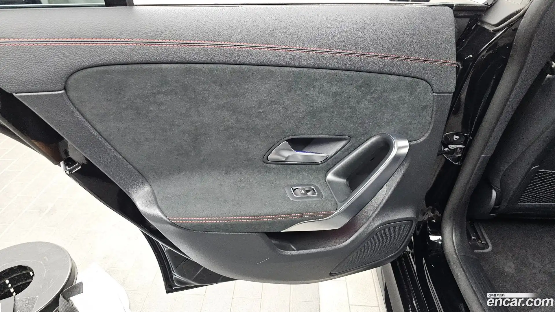 CLA-Class Mercedes-Benz 2023.4-INNER-035