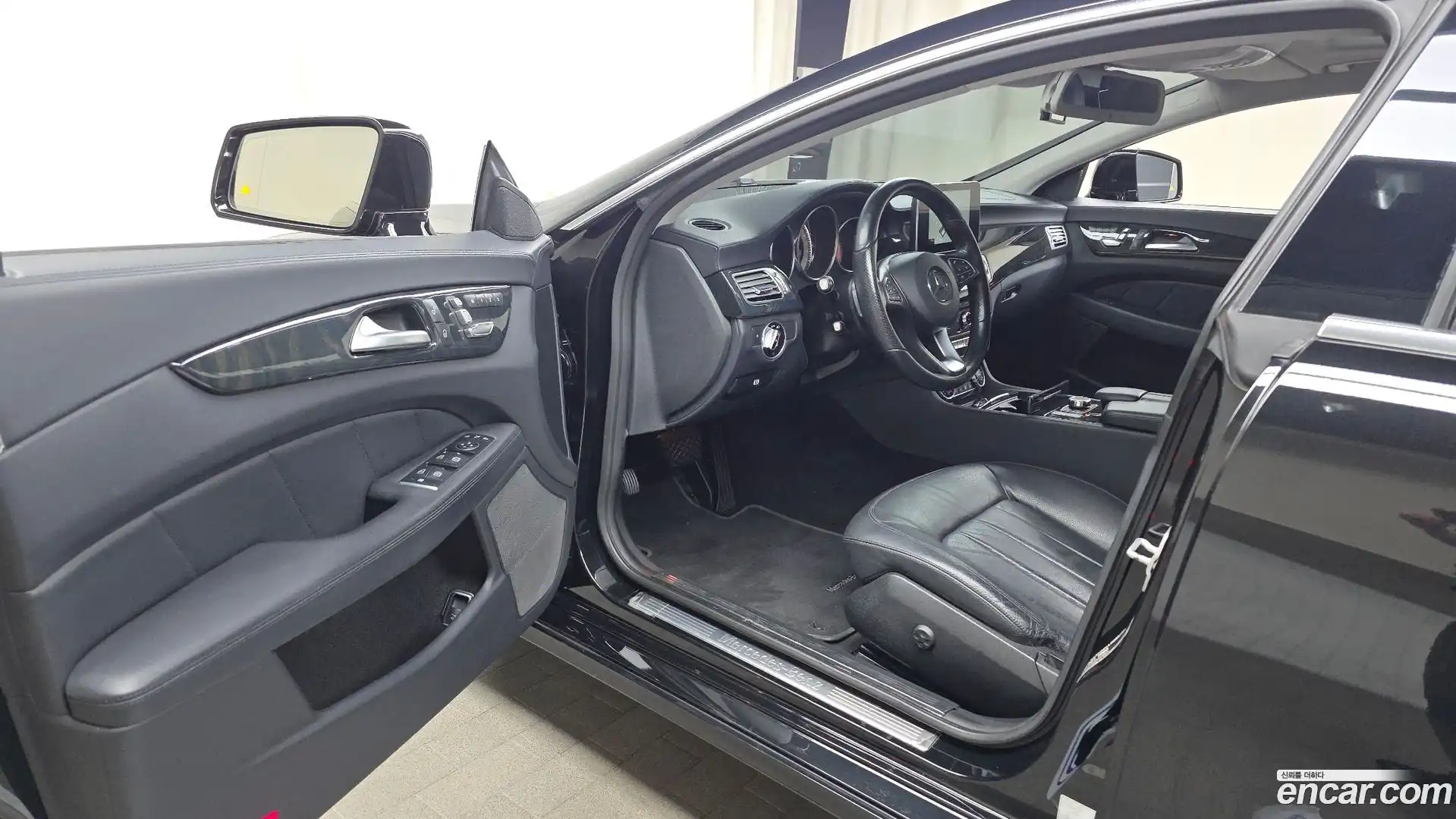 CLS-Class Mercedes-Benz 2016.6-INNER-010