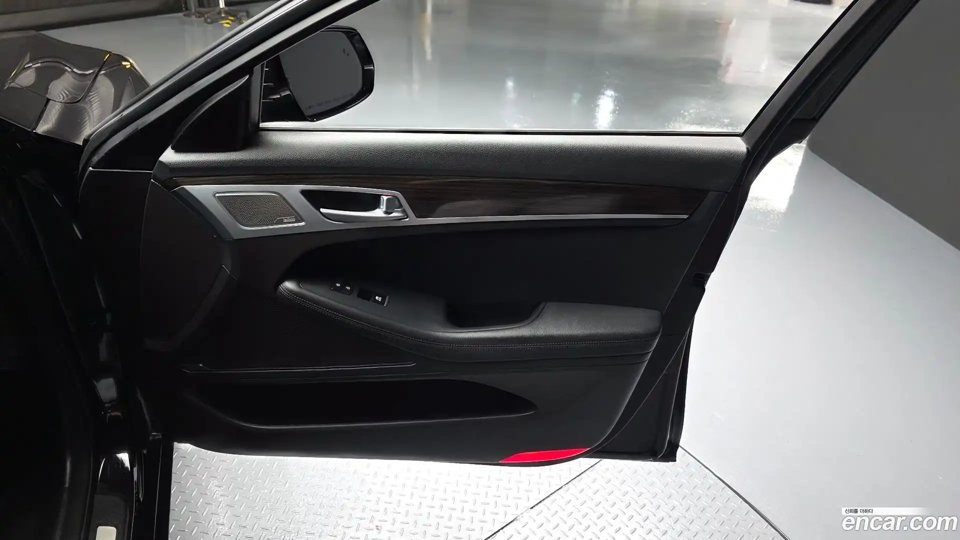 G80 Genesis 2018.4-INNER-034