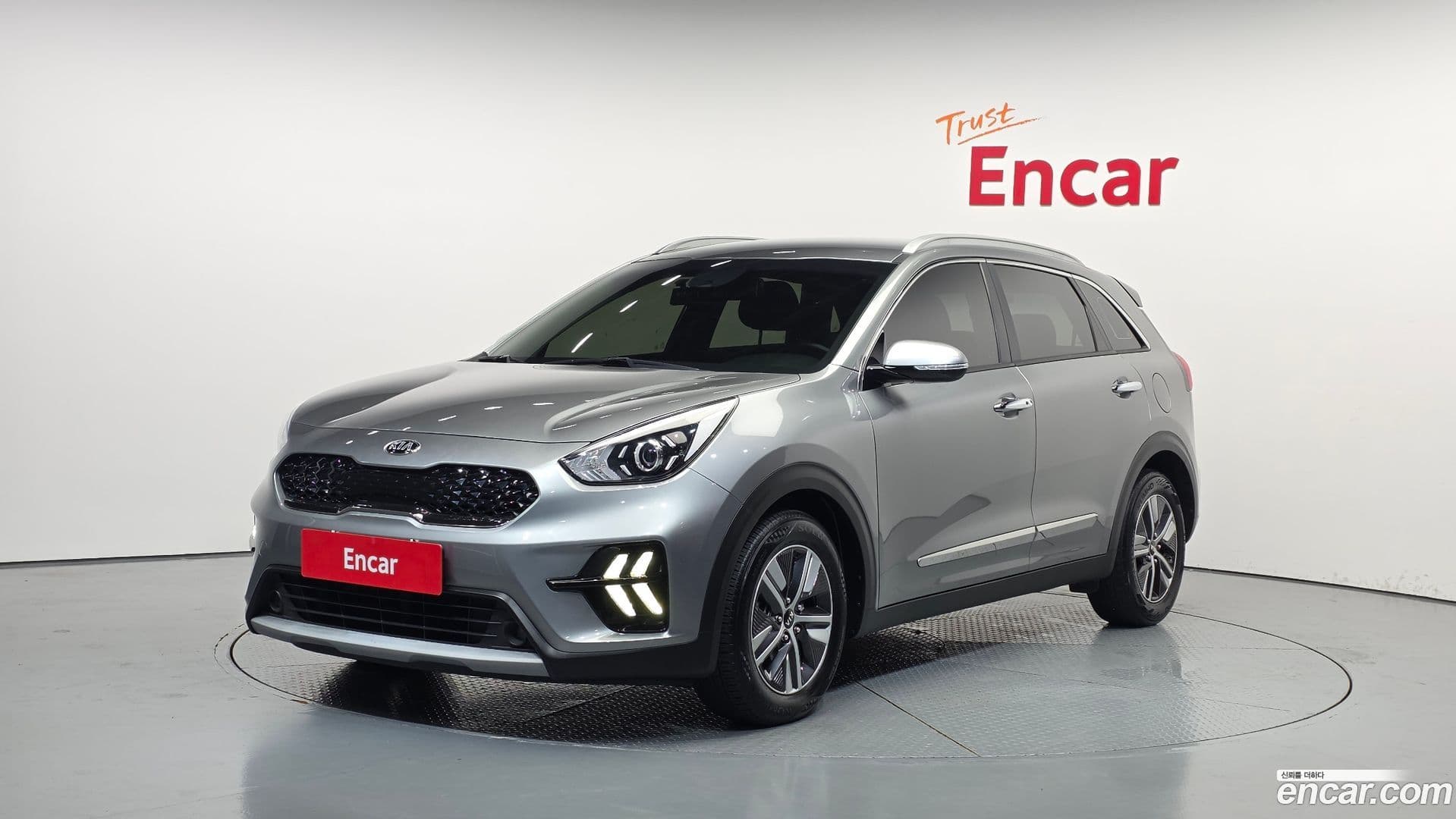 Main__Slider__Photo:Niro Kia 2020.4-0