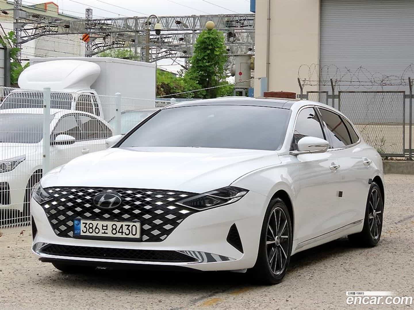 Grandeur Hyundai 2021.5-OUTER-001