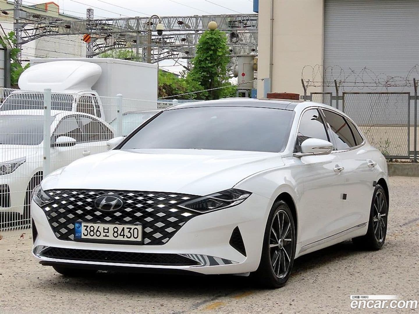 Main__Slider__Photo:Grandeur Hyundai 2021.5-0