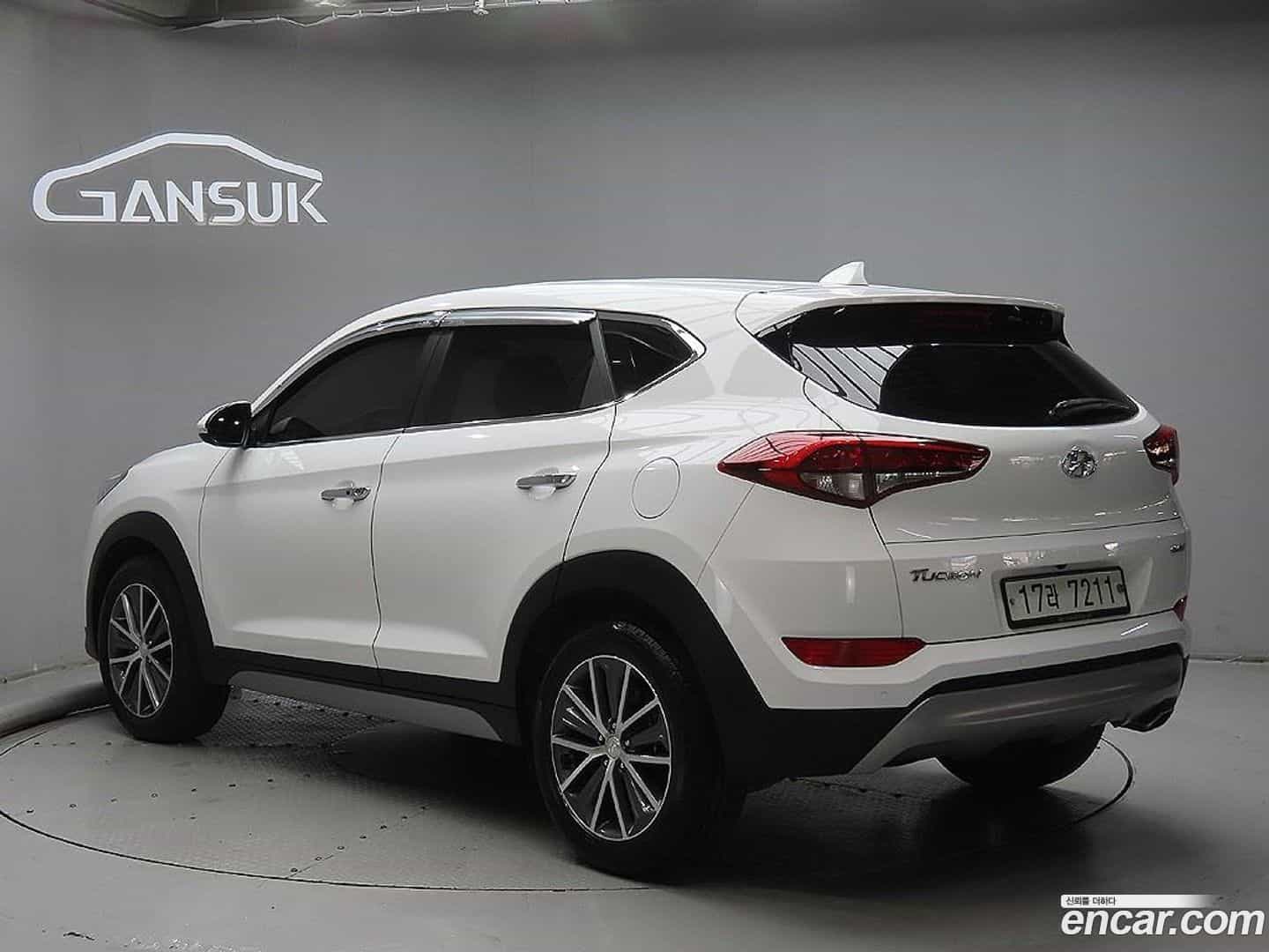 Tucson Hyundai 2017.1-OUTER-002