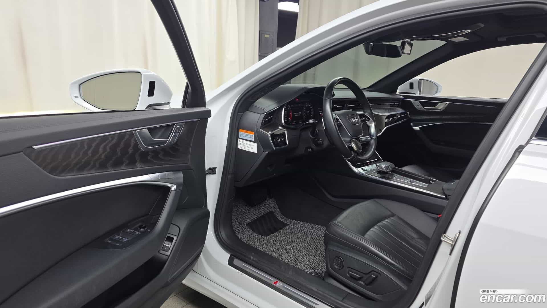 A6 Audi 2021.10-INNER-010