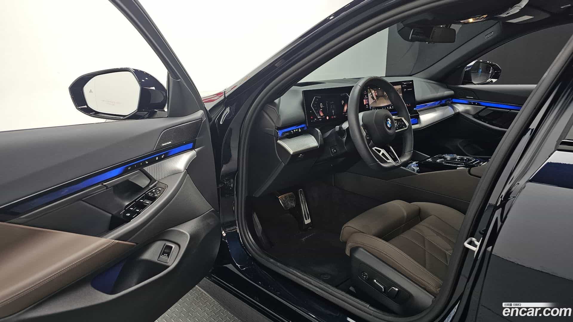 5-Series BMW 2025.9-INNER-010