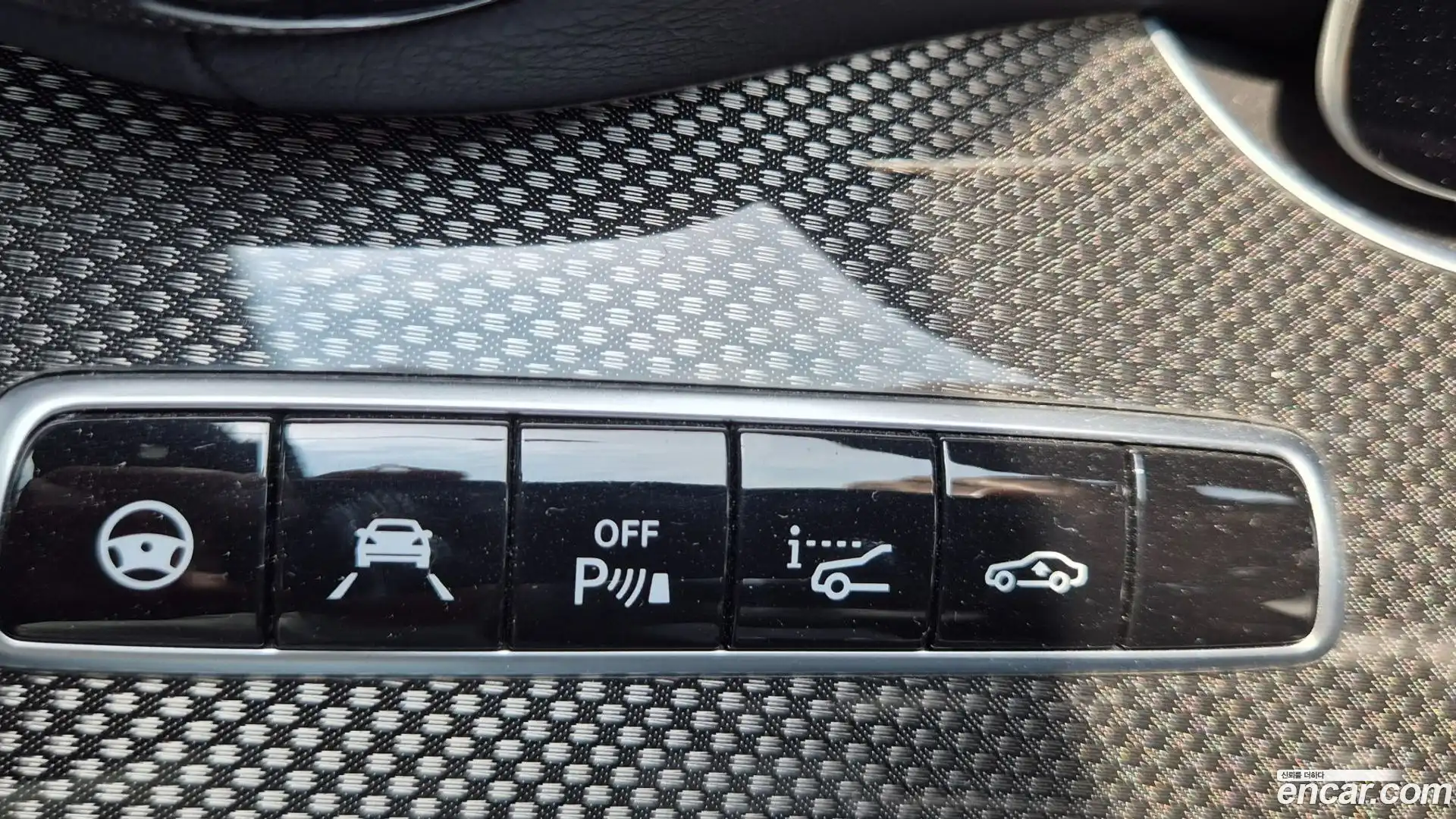 E-Class Mercedes-Benz 2018.3-OPTION-021