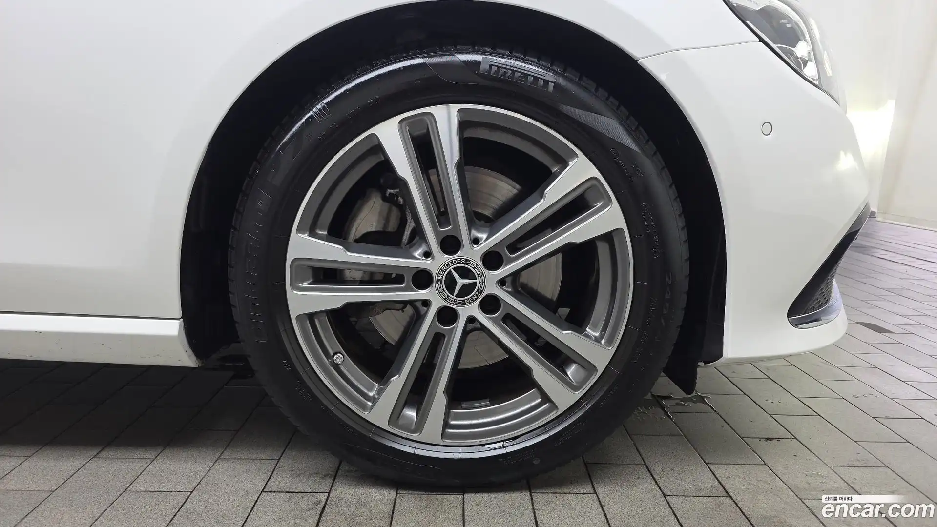 E-Class Mercedes-Benz 2023.9-OUTER-031