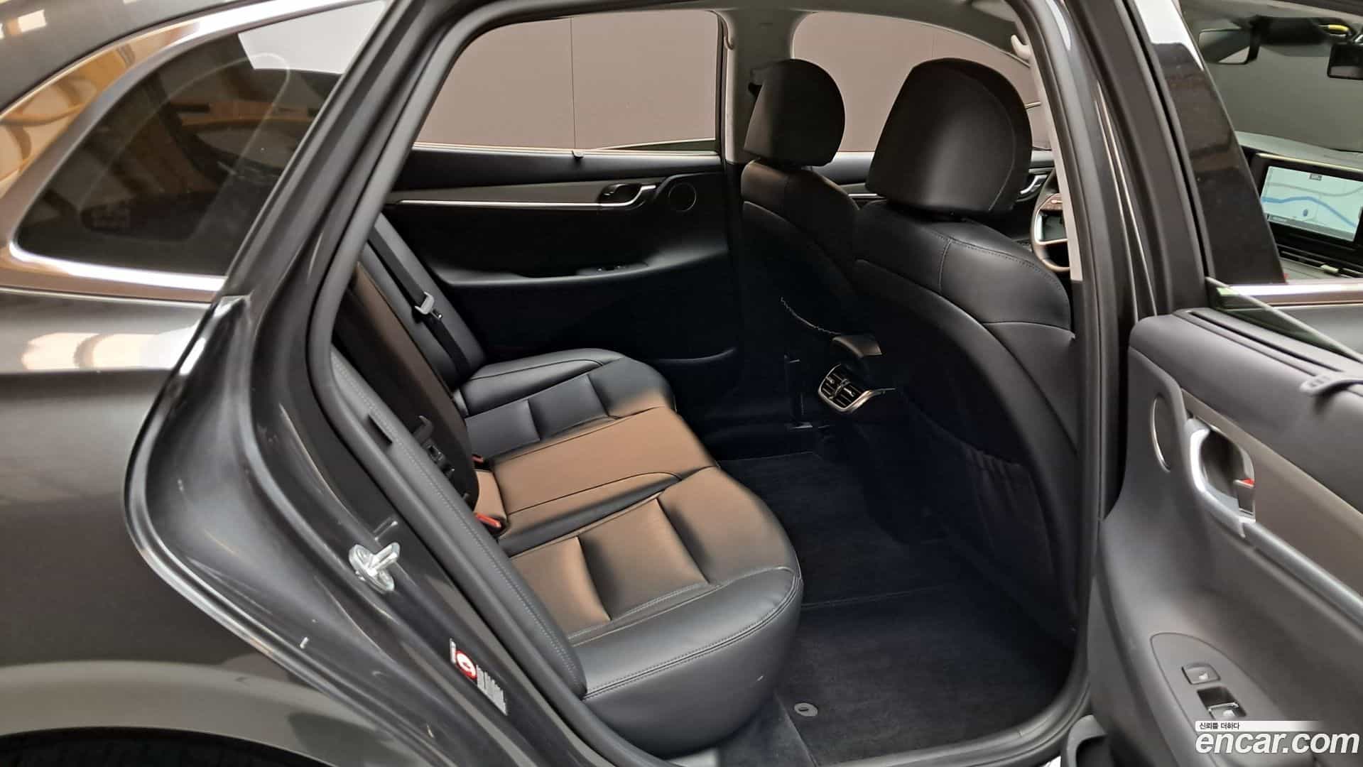 Grandeur Hyundai 2022.5-OPTION-015