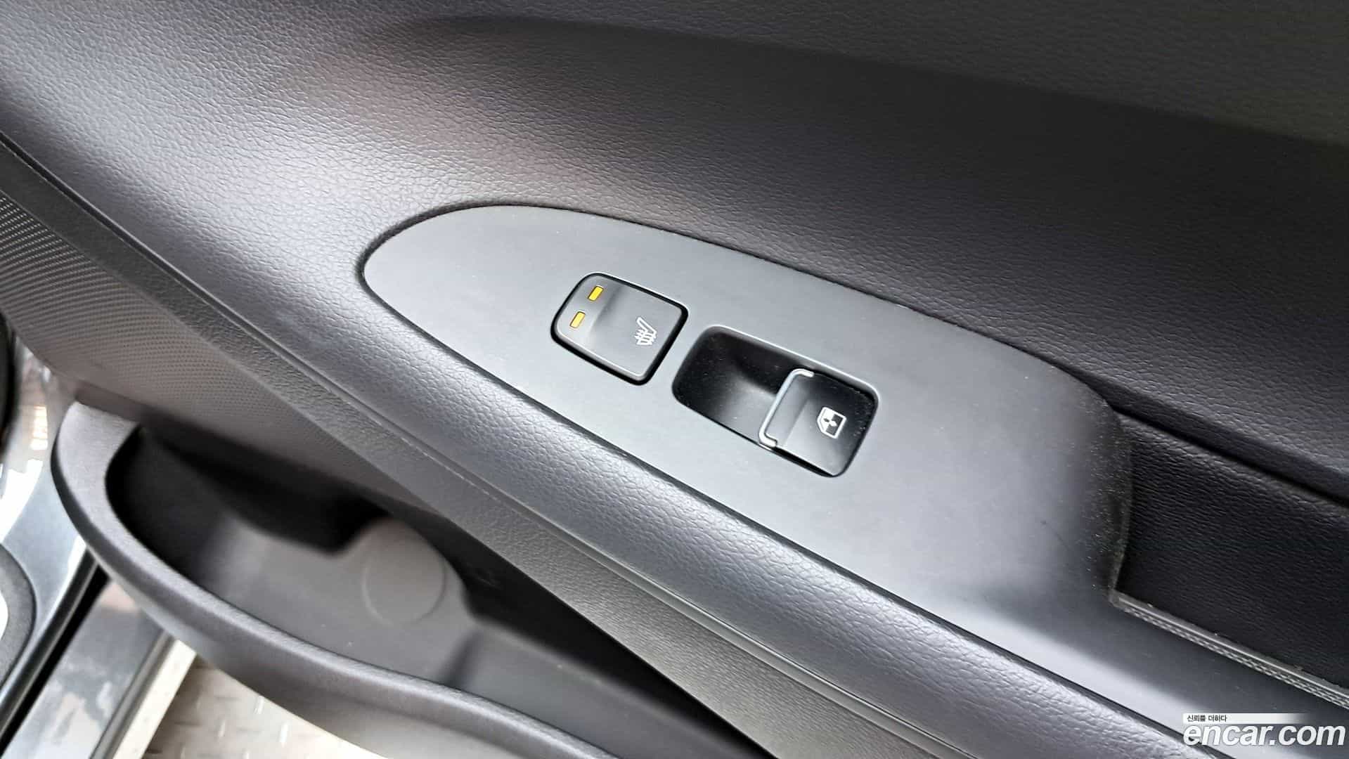 Grandeur Hyundai 2022.5-OPTION-043