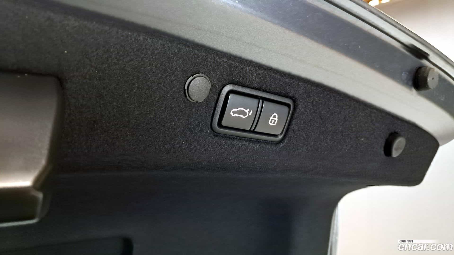 Grandeur Hyundai 2022.5-OPTION-046