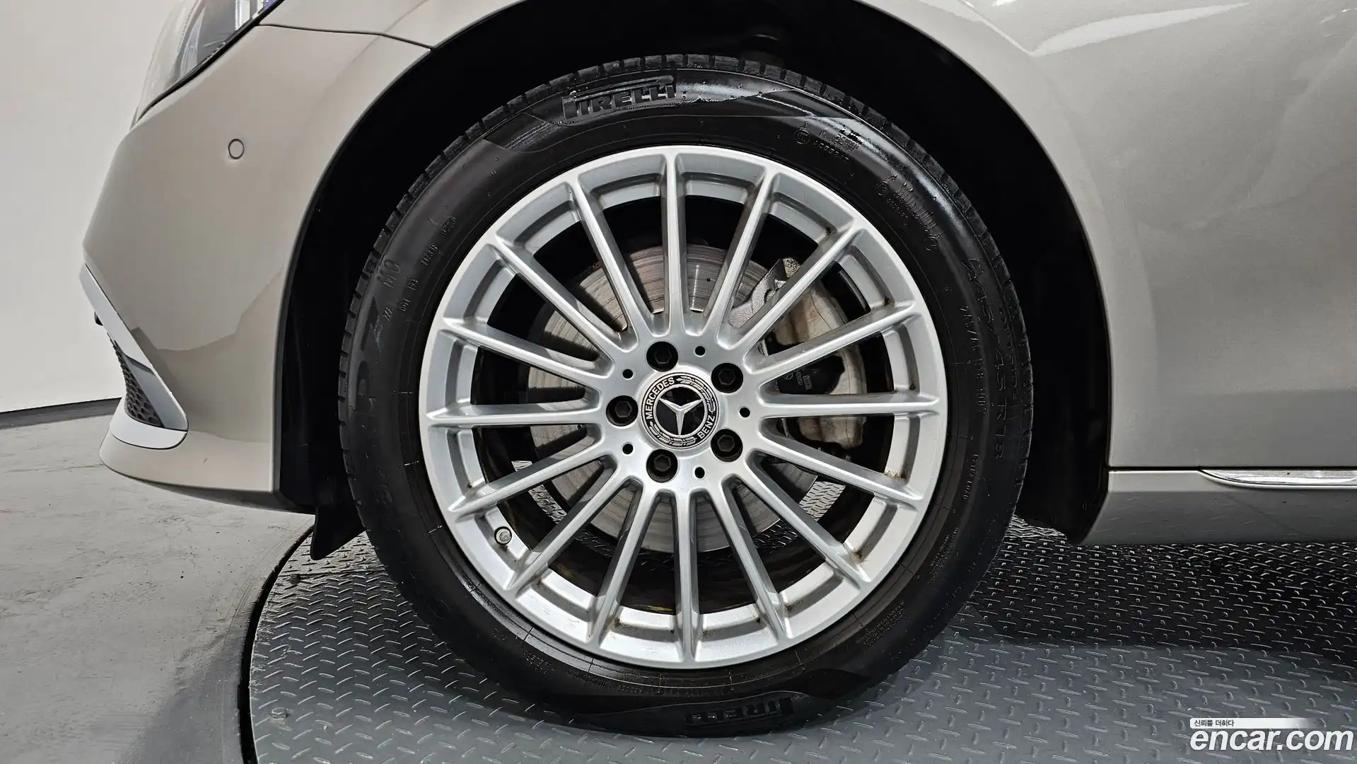 E-Class Mercedes-Benz 2023.7-OUTER-005