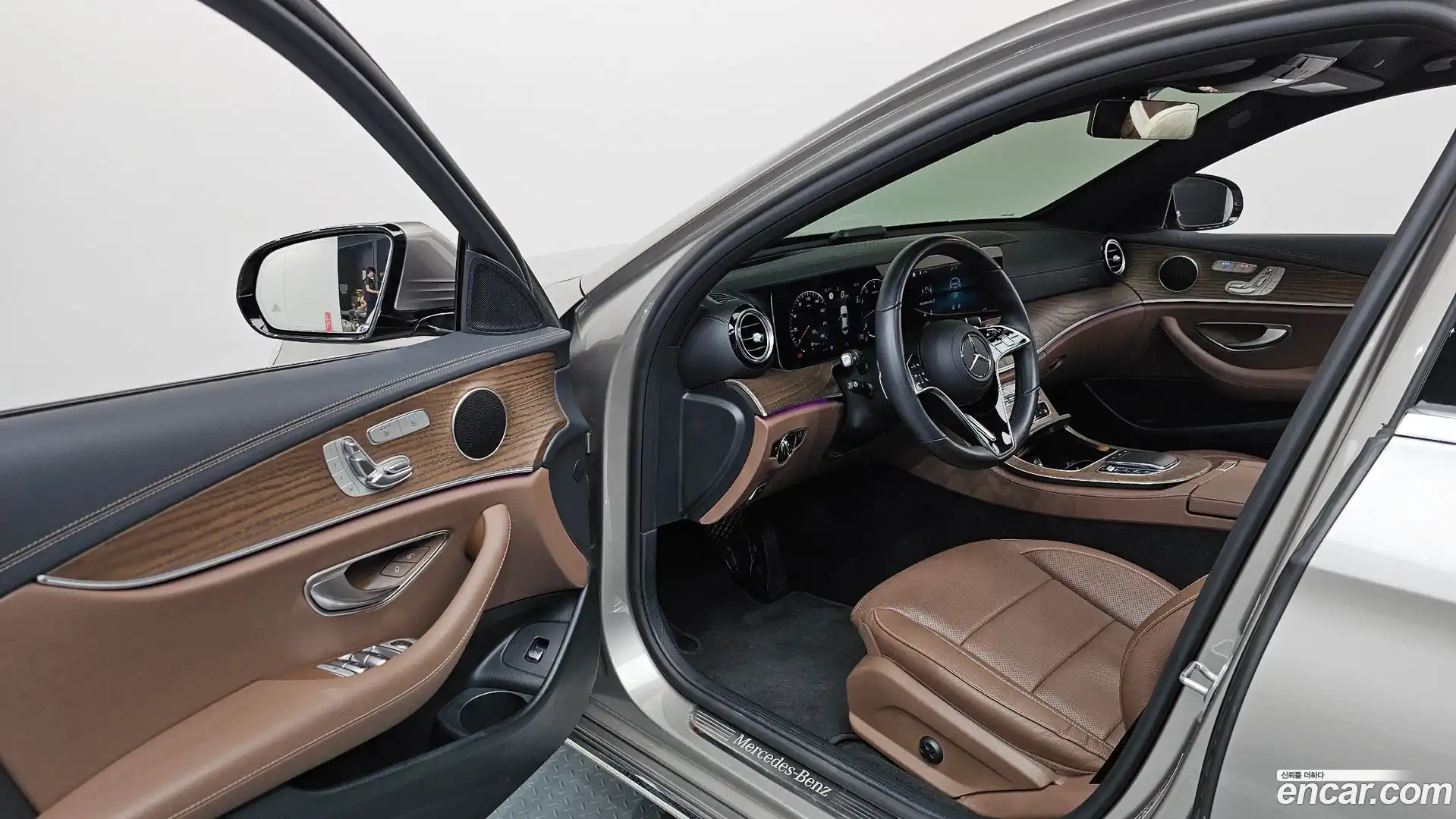 E-Class Mercedes-Benz 2023.7-INNER-010