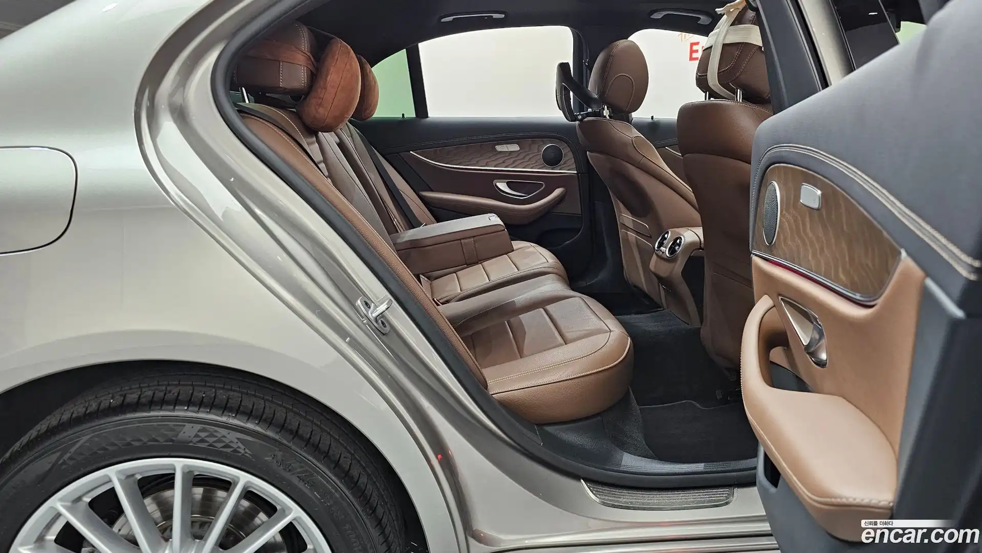 E-Class Mercedes-Benz 2023.7-OPTION-015