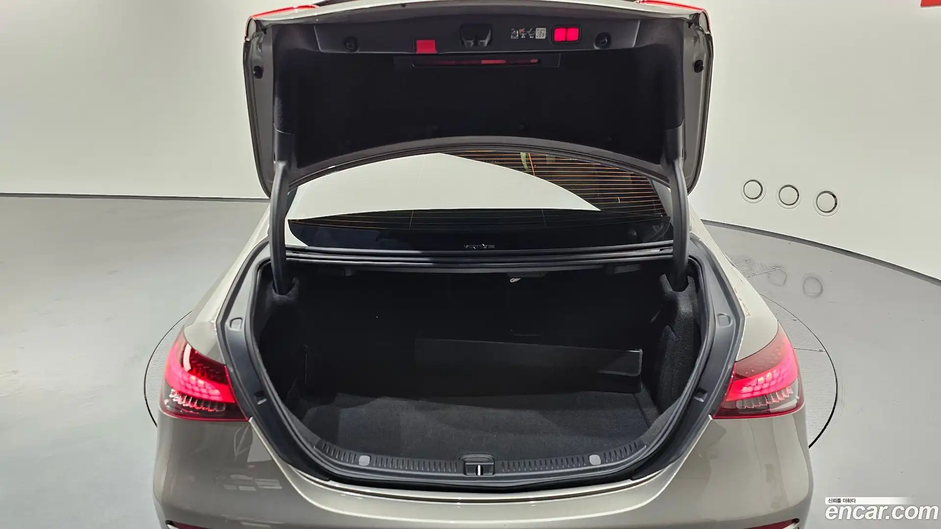 E-Class Mercedes-Benz 2023.7-OPTION-021
