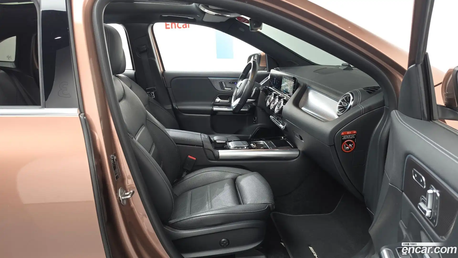 EQA Mercedes-Benz 2022.3-INNER-036