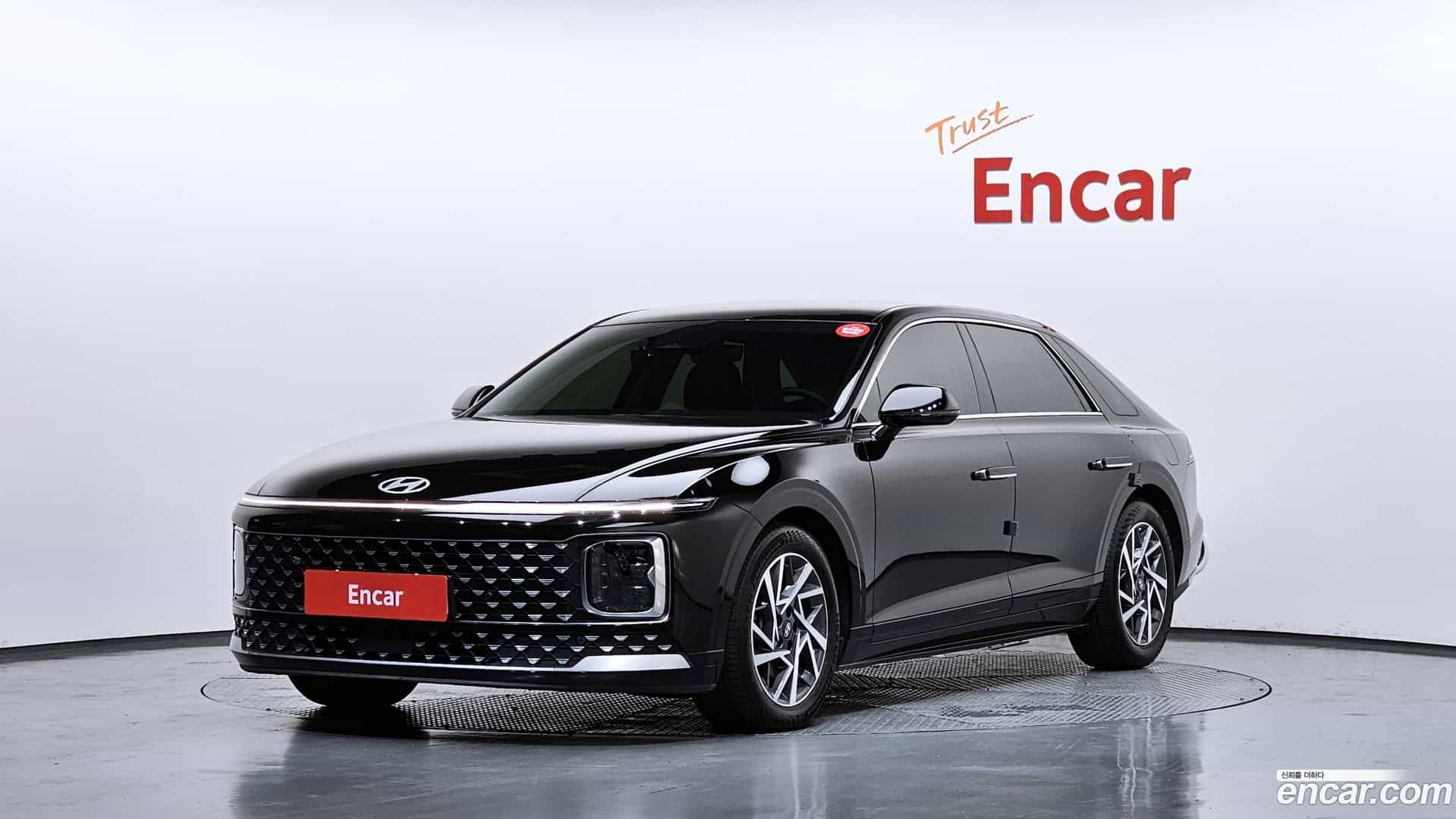 Grandeur Hyundai 2023.7-OUTER-001