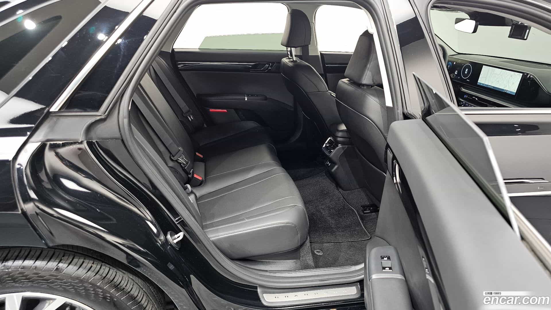 Grandeur Hyundai 2023.7-OPTION-015
