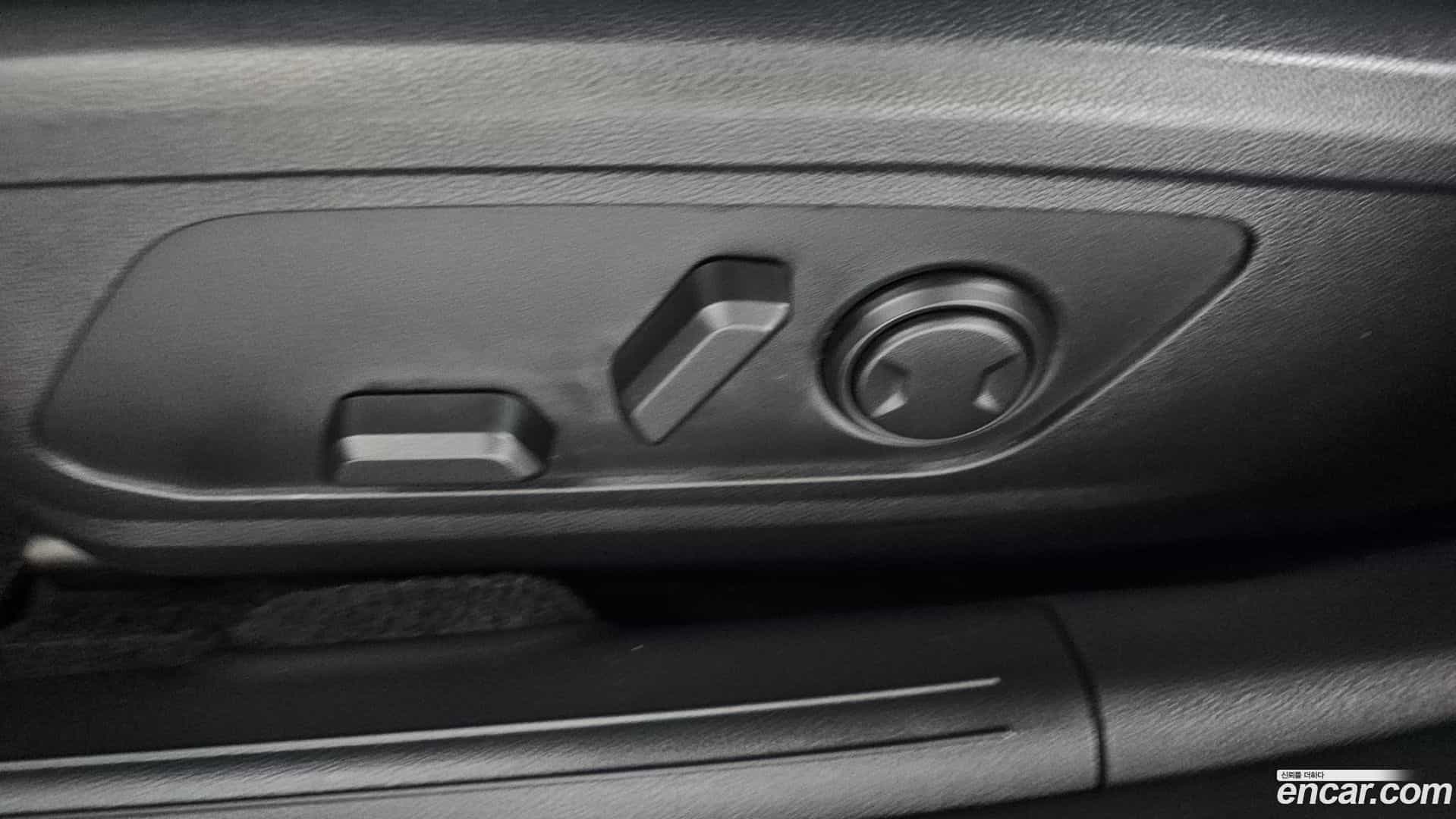 Grandeur Hyundai 2023.7-OPTION-042