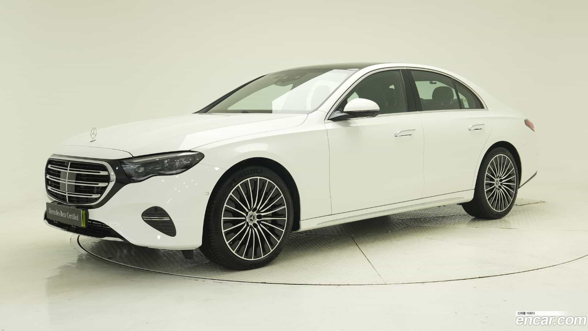 E-Class Mercedes-Benz 2025.6-OUTER-001