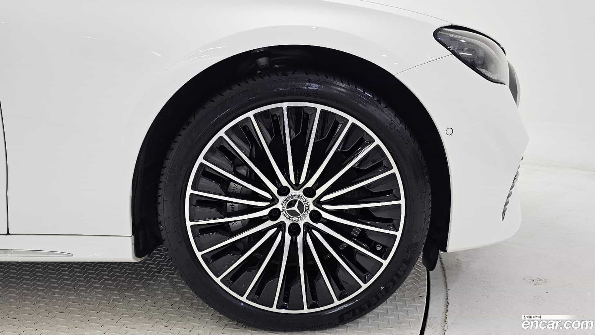 E-Class Mercedes-Benz 2025.6-OUTER-005
