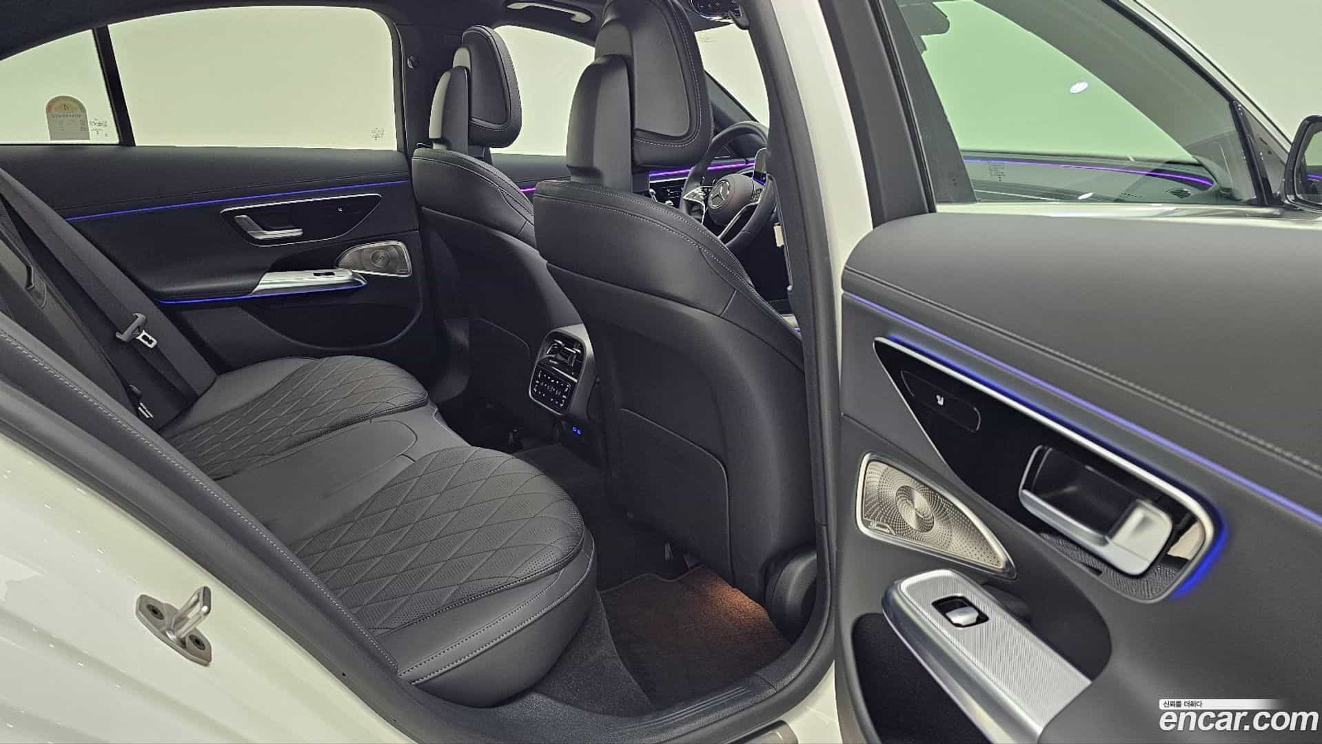 E-Class Mercedes-Benz 2025.6-INNER-010