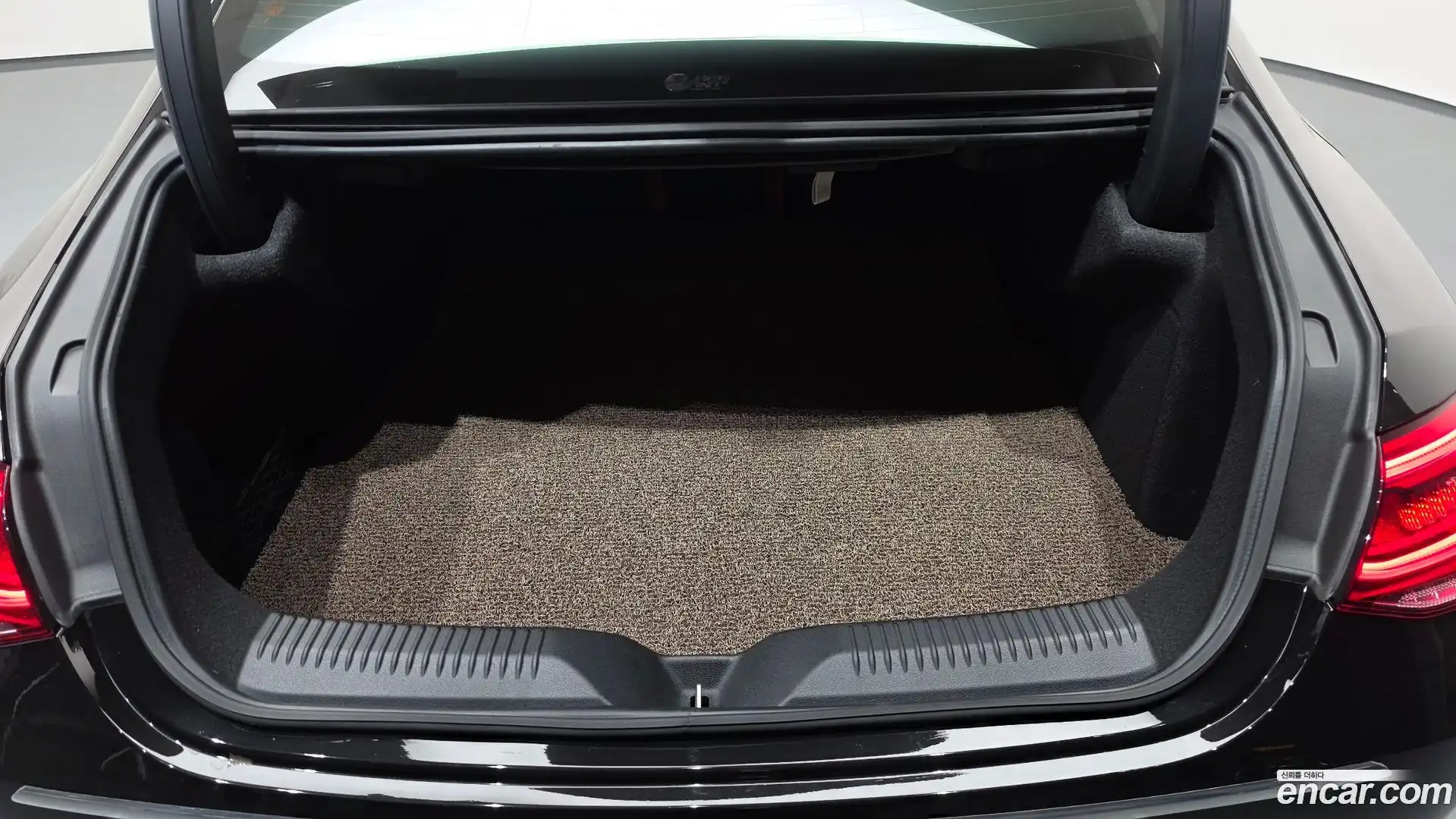 CLS-Class Mercedes-Benz 2023.9-OPTION-024